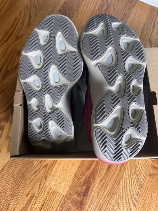Adidas Yeezy 700 V3 ‘Fade Carbon’ sz 8.5 New main image 5